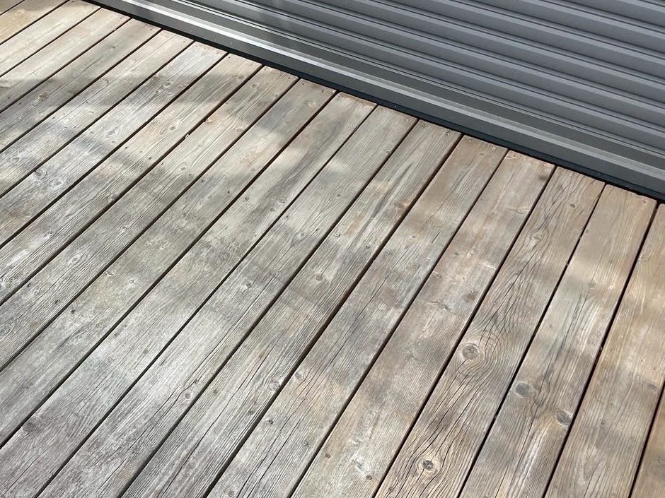 施工前のウッドデッキ