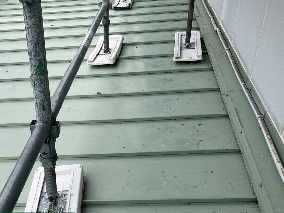 施工前の折半屋根